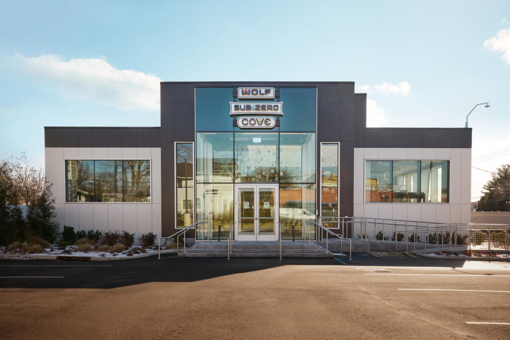 Roslyn Heights Exterior