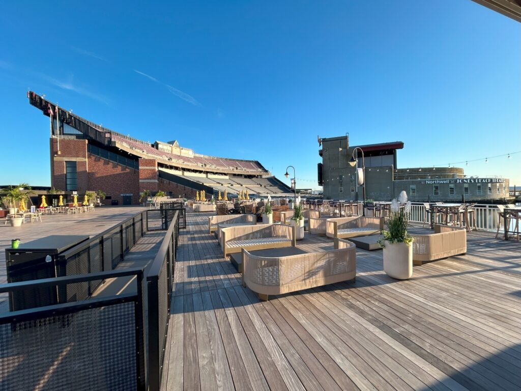 Jones Beach Amphitheater Exterior 2024