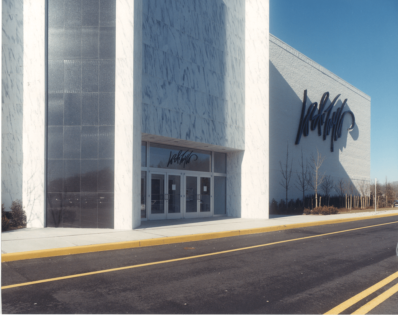 L&T-BayShore Lord & Taylor Bay Shore NY