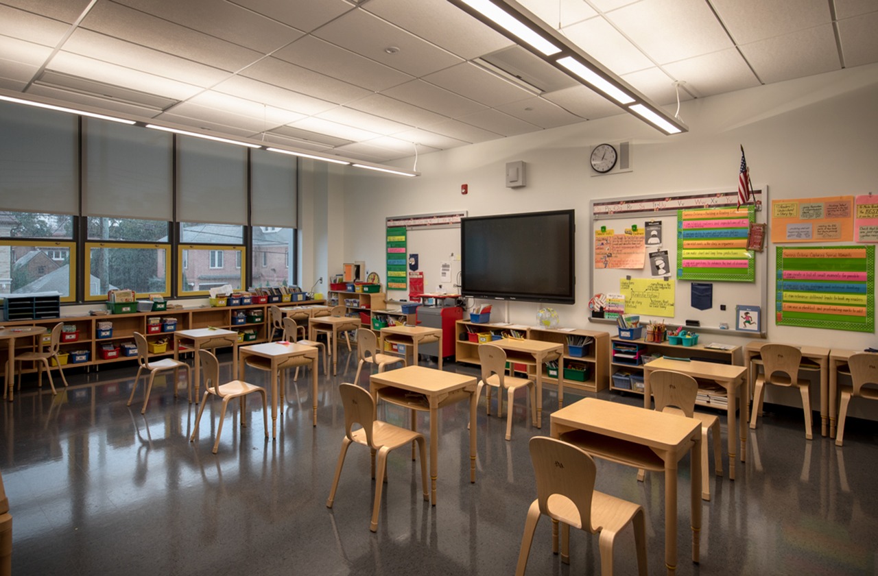 _Z6A5942WEB PS 303 Classroom